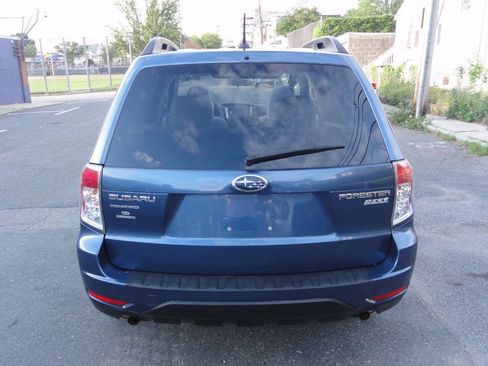 Used 2013 Subaru Forester 2.5X Premium w/ All-Weather Plus Pkg AWD/4WD image 38