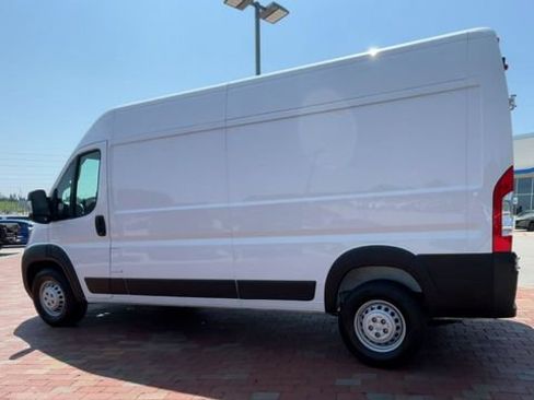 Used 2025 RAM ProMaster 2500 w/ Convenience Group FWD image 7
