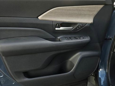 Certified 2026 Toyota Grand Highlander AWD image 9