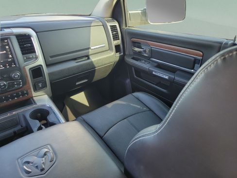 Used 2018 RAM 2500 Laramie AWD/4WD image 10