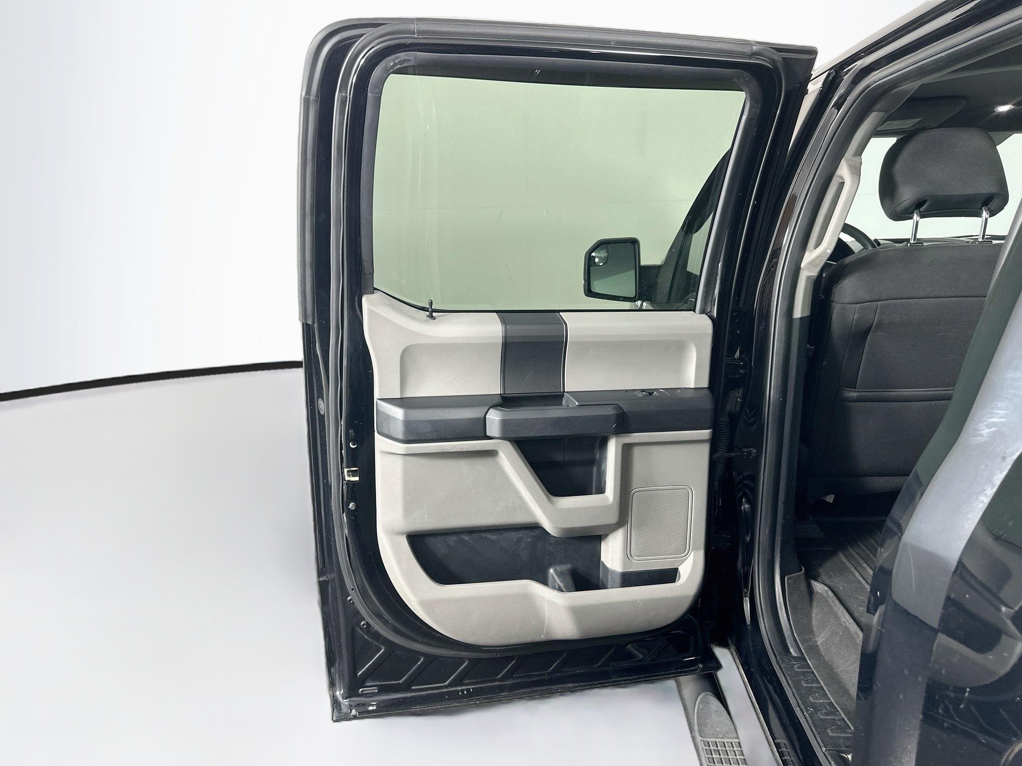 Used 2017 Ford F150 XL w/ Equipment Group 101A Mid RWD image 25