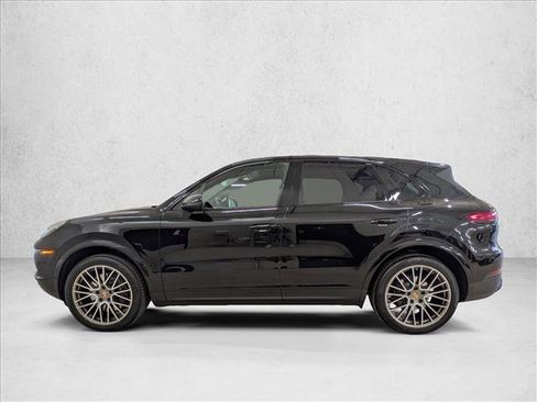 Certified 2023 Porsche Cayenne Platinum Edition image 2