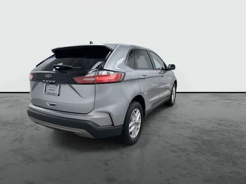 Used 2022 Ford Edge SEL w/ Convenience Package image 3