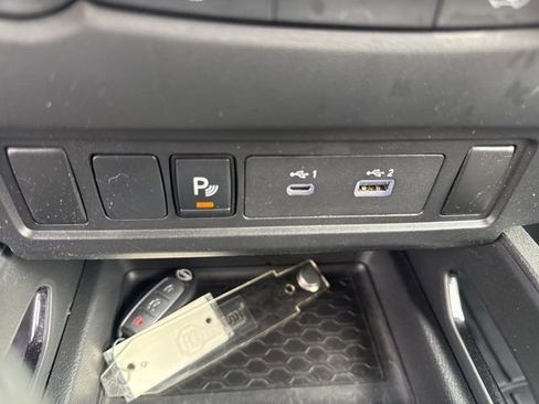 Used 2023 Nissan Frontier SV w/ Midnight Edition Package image 19