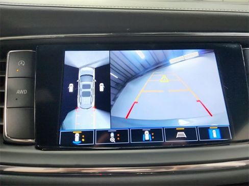 Used 2024 Buick Enclave Premium image 31
