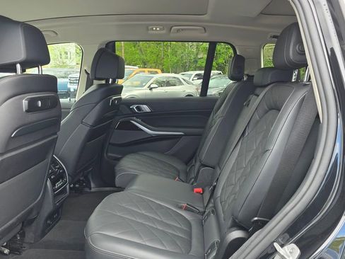 Used 2024 BMW X7 xDrive40i w/ Premium Package image 16