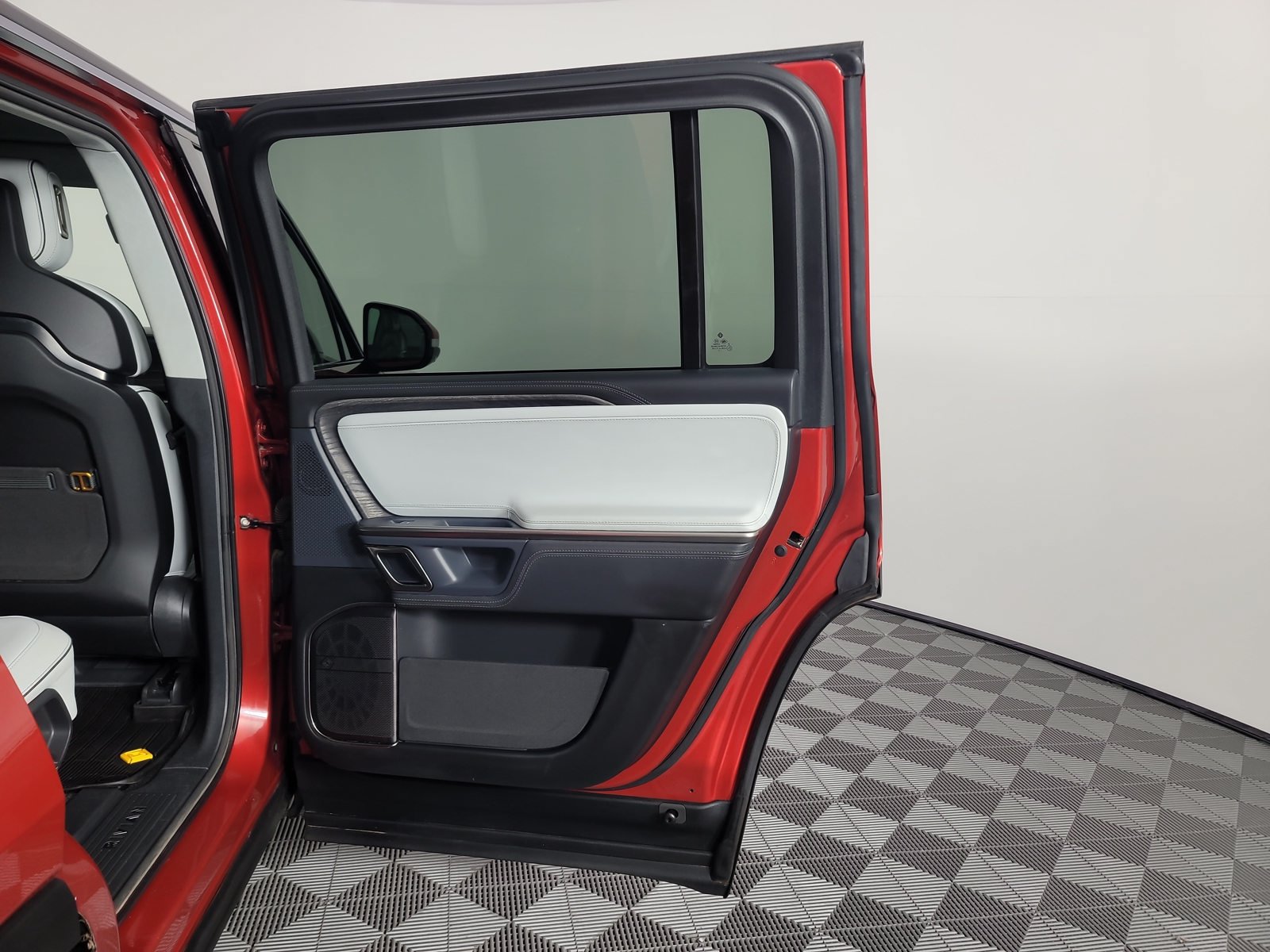 Used 2023 Rivian R1S Launch Edition Quad AWD/4WD image 19