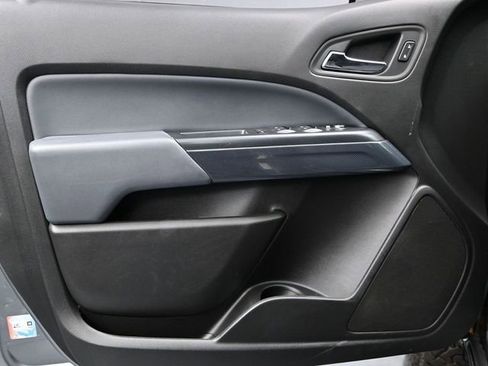 Used 2019 Chevrolet Colorado Z71 AWD/4WD image 23
