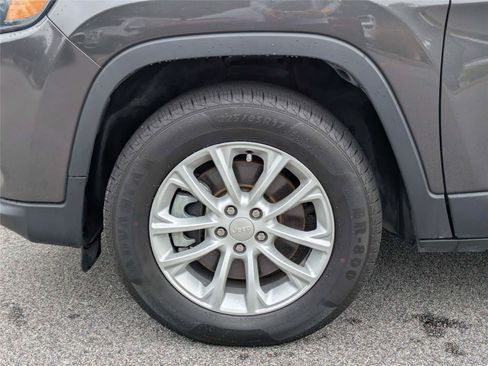 Certified 2022 Jeep Cherokee Latitude Lux AWD/4WD image 13