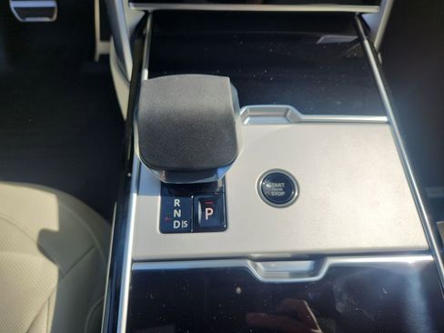 New 2026 Land Rover Range Rover Long Wheelbase SE AWD/4WD image 16