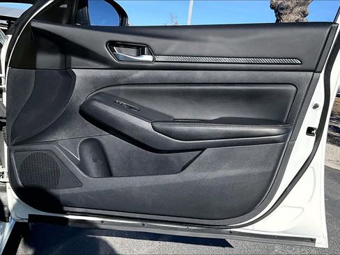 Used 2025 Nissan Altima 2.5 SV image 22