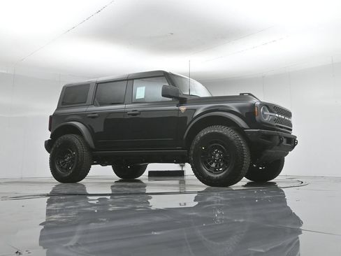 New 2026 Ford Bronco Badlands AWD/4WD image 3