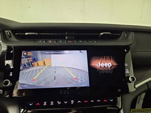 New 2026 Jeep Grand Cherokee Altitude RWD image 19