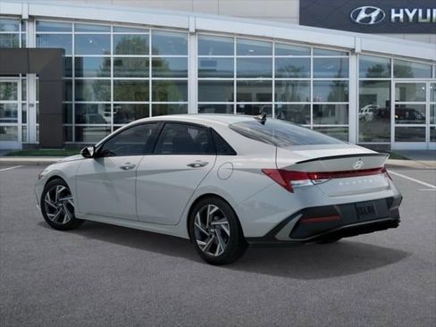 New 2025 Hyundai Elantra SEL FWD image 5