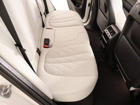 Used 2024 BMW X5 xDrive40i w/ M Sport Package AWD/4WD image 15