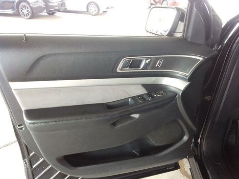 Used 2017 Ford Explorer XLT w/ Equipment Group 202A image 22