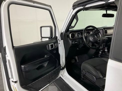 Used 2020 Jeep Wrangler Sport image 23