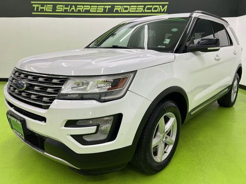 Used 2016 Ford Explorer XLT image 5