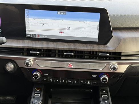 Used 2024 Kia Telluride EX w/ EX Captain's Chair Package image 23