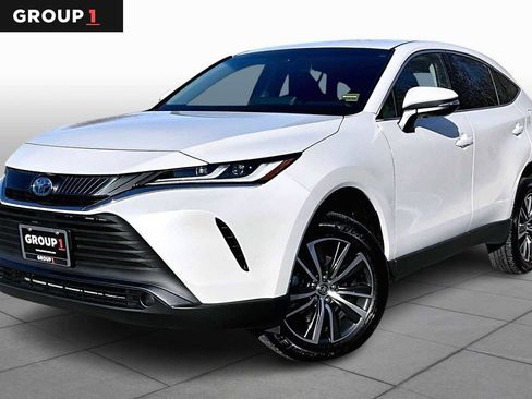 Used 2024 Toyota Venza LE image 1