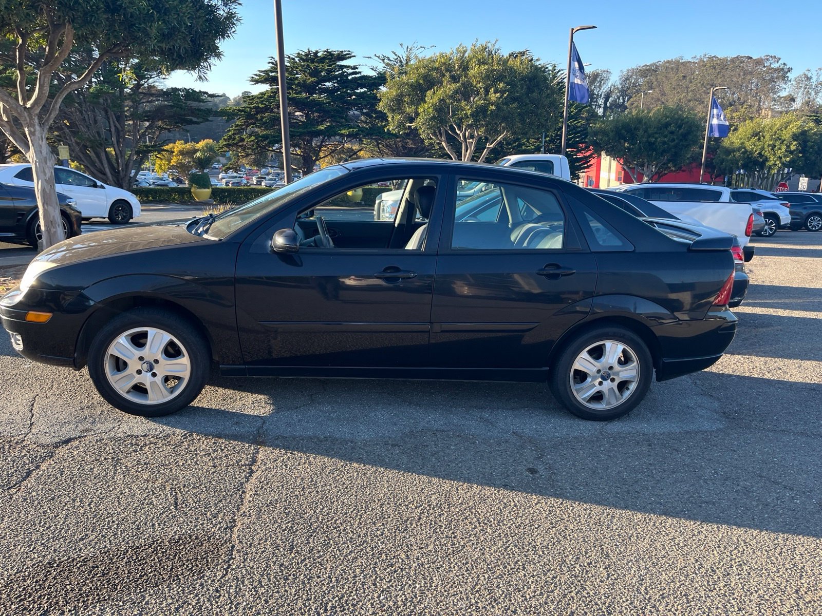 Used 2007 Ford Focus ST FWD image 4