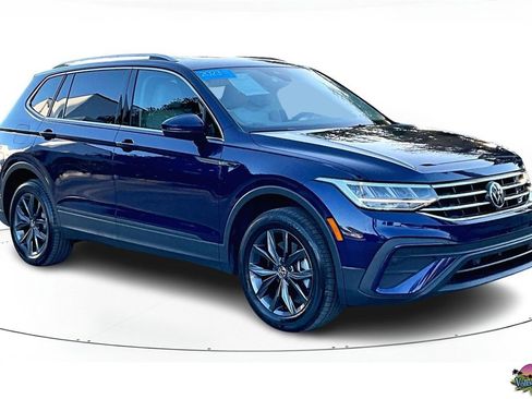 Certified 2023 Volkswagen Tiguan SE w/ Panoramic Sunroof Package image 1