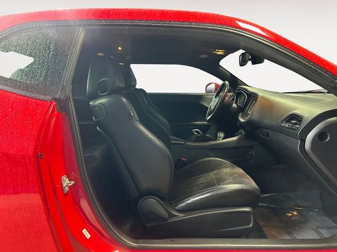 Used 2016 Dodge Challenger R/T Scat Pack w/ Leather Interior Group image 10