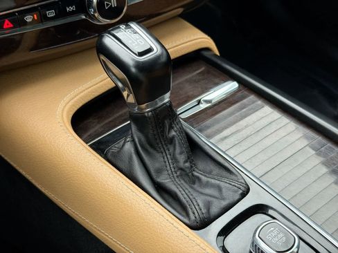 Used 2018 Volvo XC90 T6 Momentum w/ Convenience Package image 33