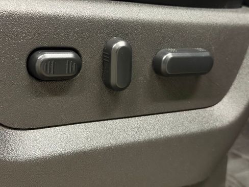 Used 2015 Ford F250 Lariat w/ Lariat Interior Package image 25