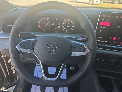 New 2026 Volkswagen Tiguan SE R-Line image 13