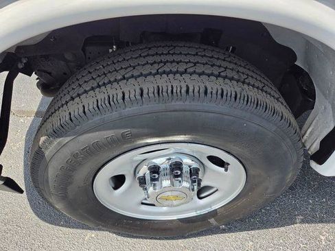 Certified 2024 Chevrolet Express 3500 LT w/ LT Preferred Equipment Group image 44