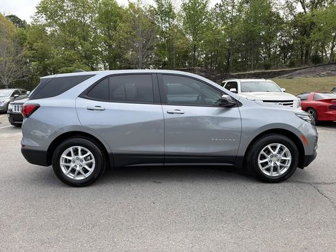Used 2023 Chevrolet Equinox LS FWD image 6