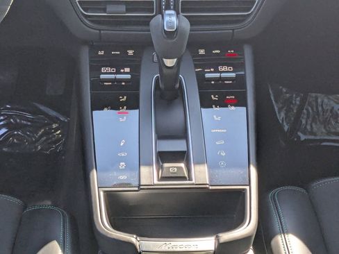 Used 2024 Porsche Macan GTS image 6