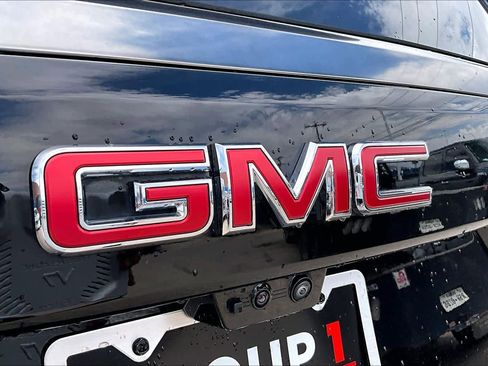 Used 2025 GMC Yukon XL AT4 w/ AT4 Premium Package AWD/4WD image 31