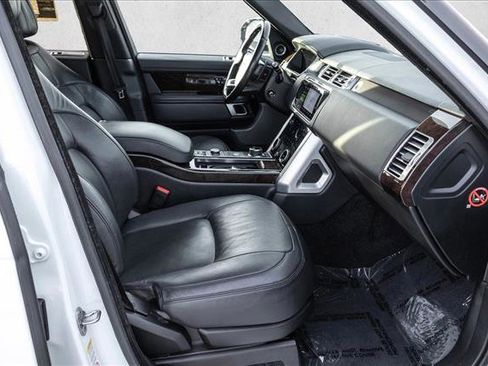 Used 2018 Land Rover Range Rover HSE image 27