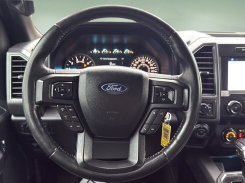 Used 2019 Ford F150 XLT w/ Equipment Group 302A Luxury AWD/4WD image 9