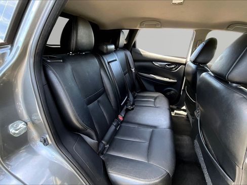 Used 2017 Nissan Rogue Sport SL image 24