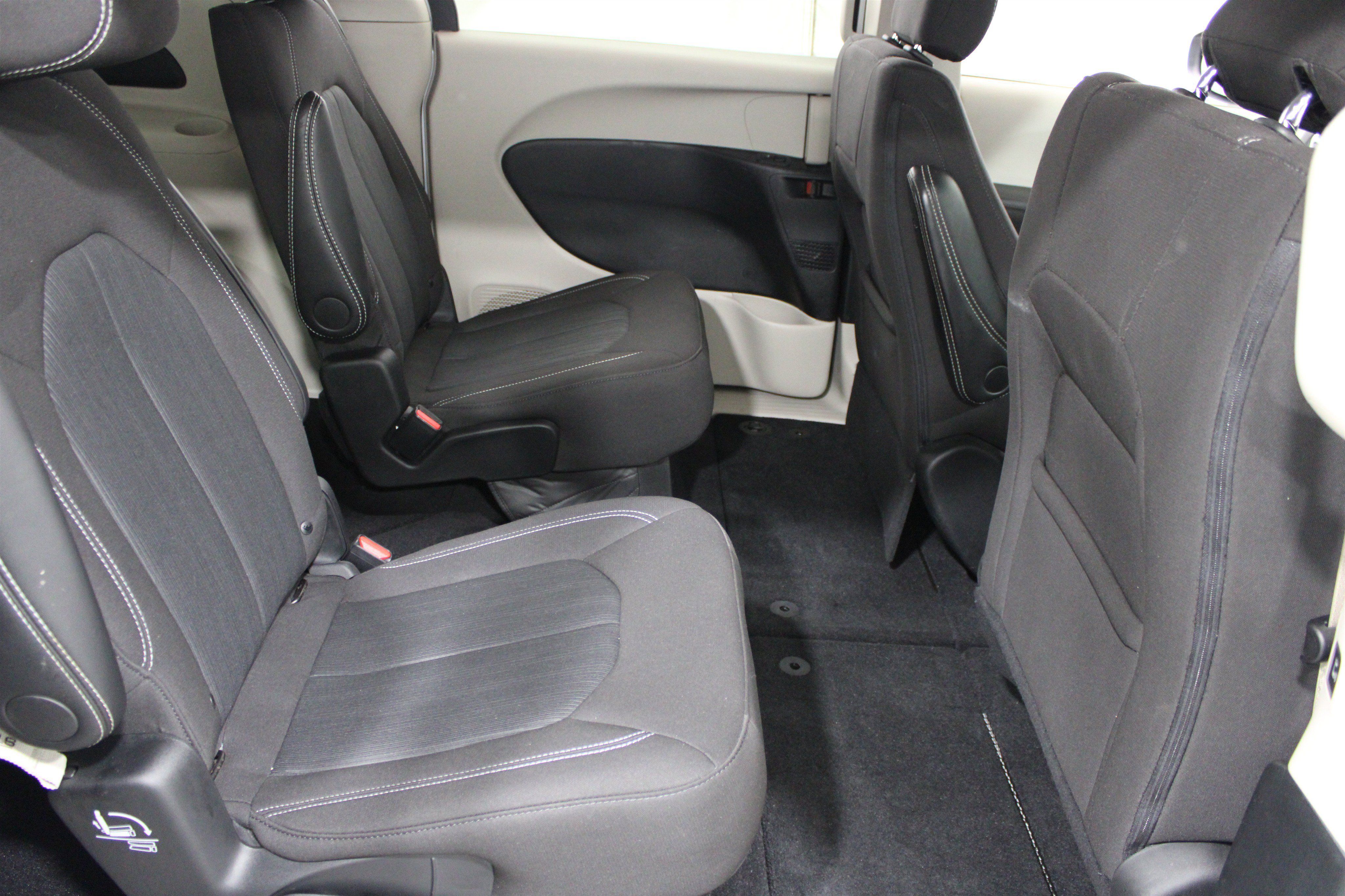 Used 2024 Chrysler Voyager LX FWD image 25