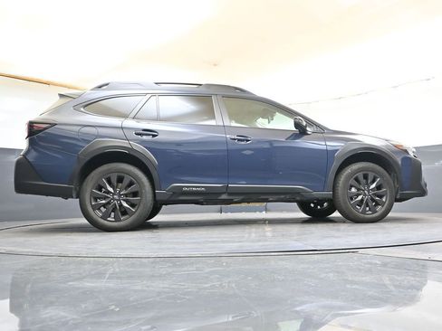 Certified 2025 Subaru Outback Onyx Edition AWD/4WD image 35