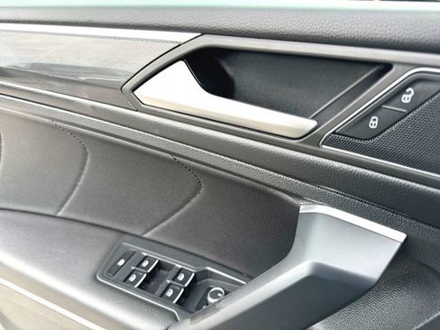 Used 2019 Volkswagen Tiguan SEL Premium R-Line AWD/4WD image 24