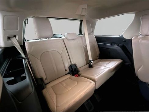 Used 2024 Ford Expedition Limited image 18