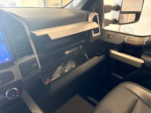Used 2022 Ford F250 Lariat w/ Chrome Package image 37