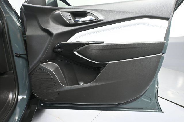 Used 2025 Chevrolet Trax LT w/ Driver Confidence Package FWD image 36
