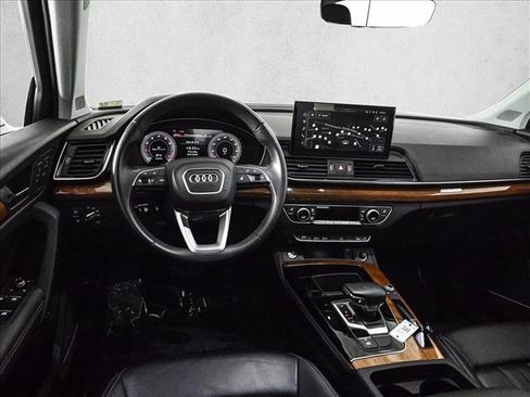 Used 2023 Audi Q5 2.0T Premium Plus w/ Premium Plus Package AWD/4WD image 19