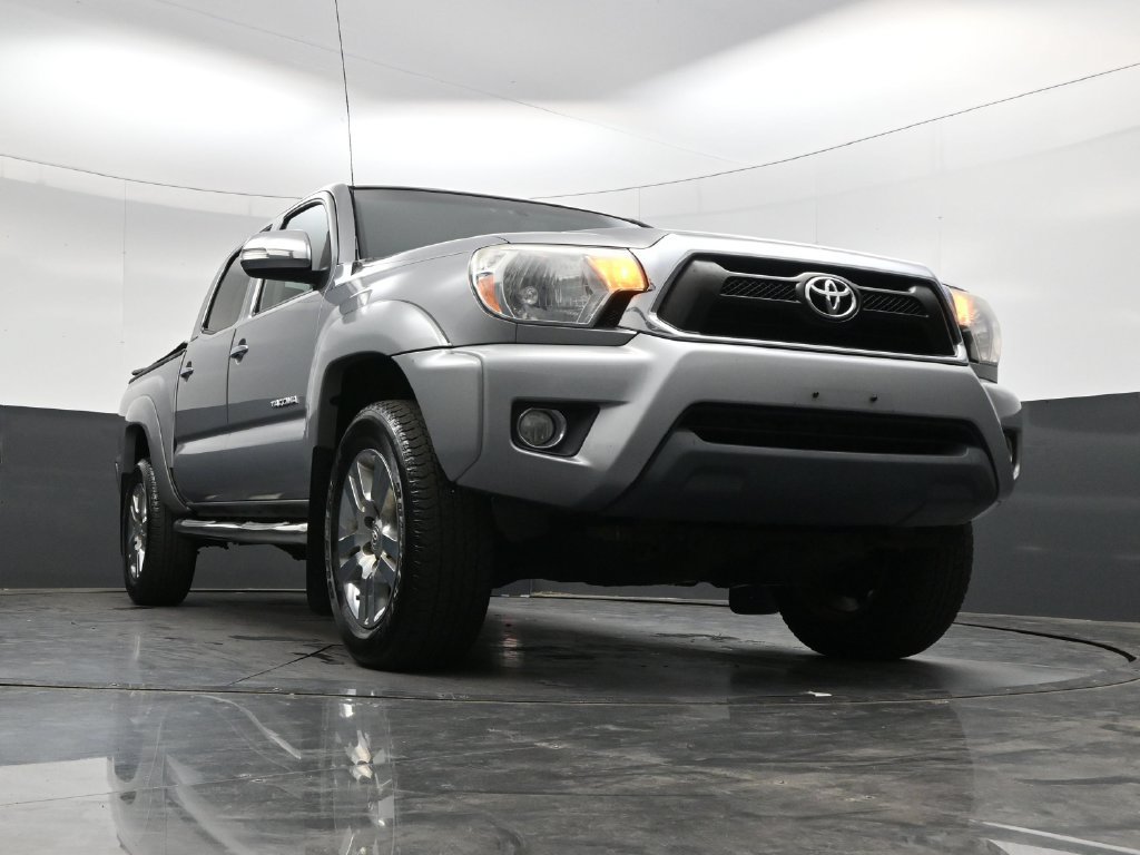 Used 2015 Toyota Tacoma 4x4 Double Cab w/ Limited Package image 31