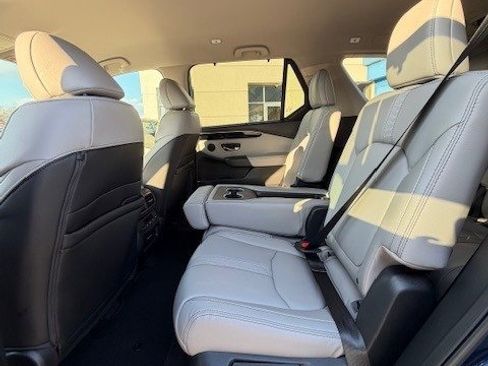 New 2025 Honda Pilot EX-L image 9