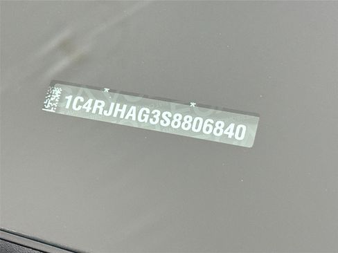 New 2025 Jeep Grand Cherokee Laredo X w/ Luxury Tech Group I image 34