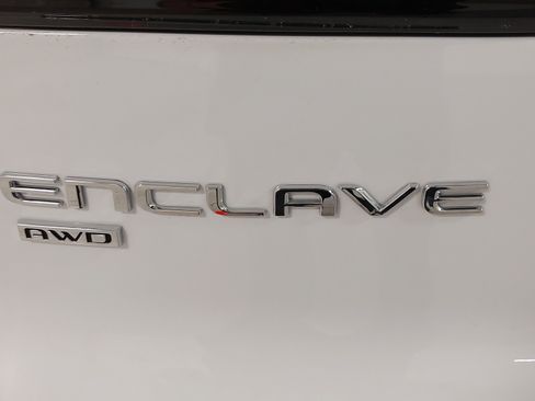 Used 2025 Buick Enclave Preferred AWD/4WD image 32