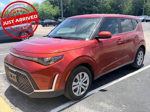 Used 2023 Kia Soul LX FWD image 1