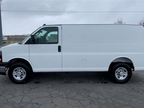 New 2025 Chevrolet Express 2500 w/ Driver Convenience Package image 5